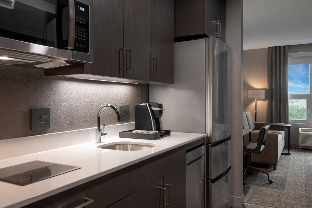 Towneplace Suites By Marriott Boston Медфорд Екстериор снимка