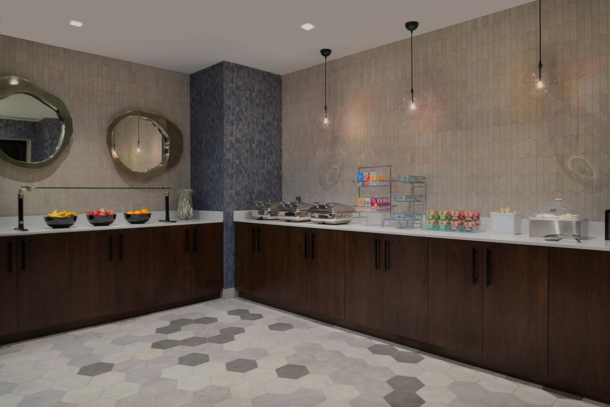Towneplace Suites By Marriott Boston Медфорд Екстериор снимка
