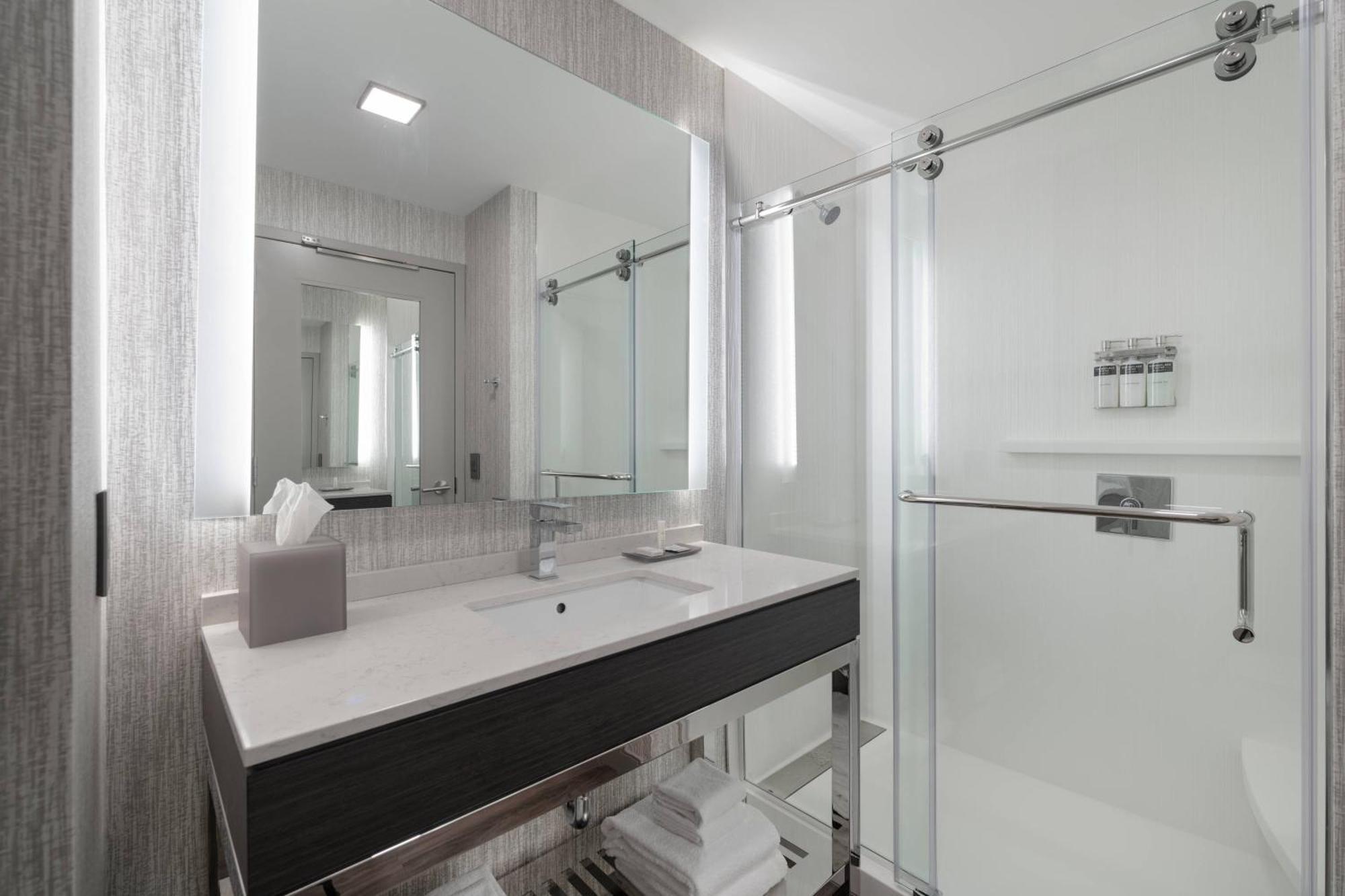 Towneplace Suites By Marriott Boston Медфорд Екстериор снимка